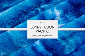 Bunny Fusion Pacific Blue / Throw Blanket