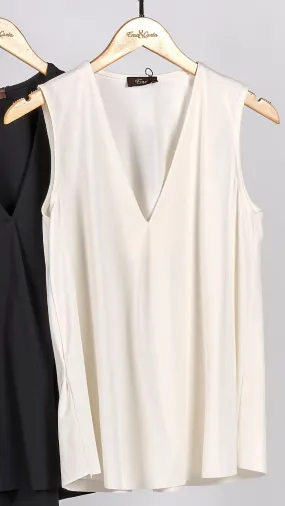 Ema&Carla - V-Neck Sleeveless Top